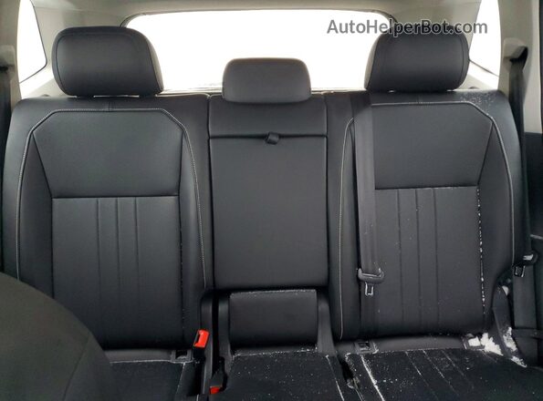 3VV2B7AX7RM005103 2024 VOLKSWAGEN TIGUAN White Rear seats view