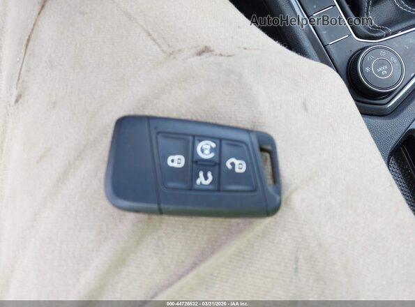 3VV2B7AX7RM133924 2024 VOLKSWAGEN TIGUAN Синий Вид панели приборов