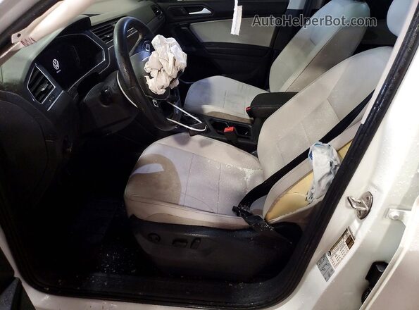 3VV2B7AX8MM043867 2021 VOLKSWAGEN TIGUAN White Front interior view