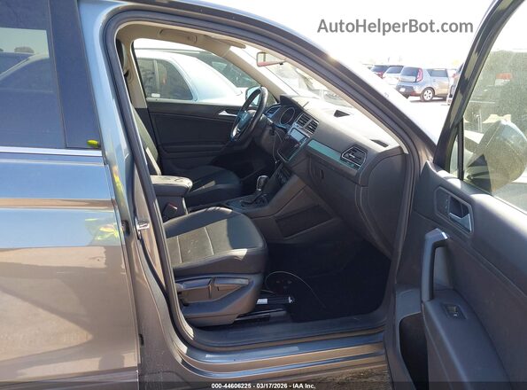 3VV3B7AX0KM155161 2019 VOLKSWAGEN TIGUAN Gray 