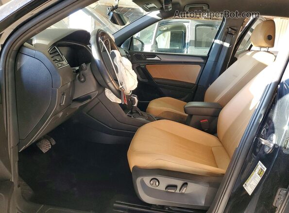 3VV3B7AX0PM067069 2023 VOLKSWAGEN TIGUAN Black Widok wnętrza z przodu