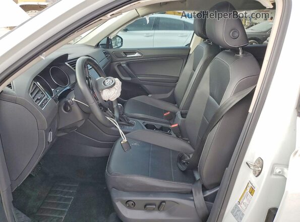 3VV3B7AX1MM042449 2021 VOLKSWAGEN TIGUAN White Vista interior delantera