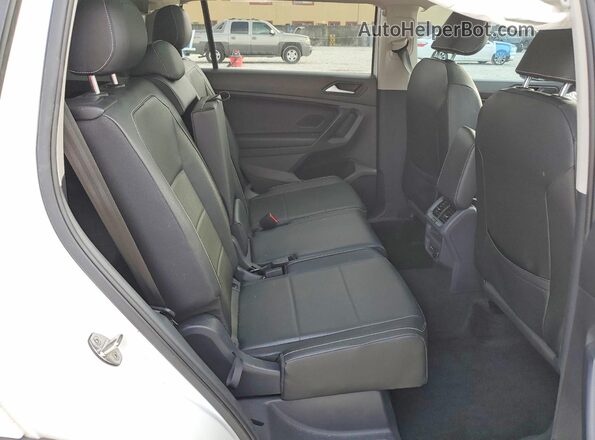 3VV3B7AX1MM042449 2021 VOLKSWAGEN TIGUAN White Vista interior trasera