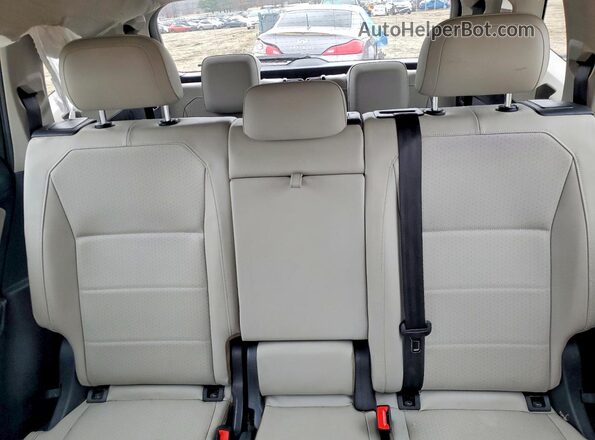 3VV3B7AX2MM116154 2021 VOLKSWAGEN TIGUAN Black უკანა სავარძლების ხედი
