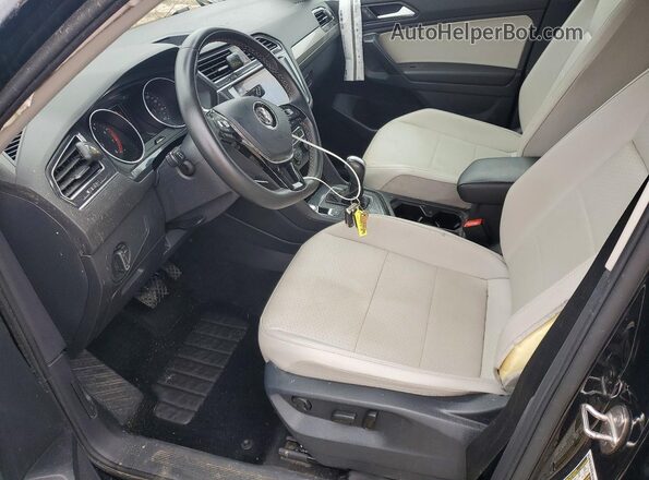 3VV3B7AX2MM116154 2021 VOLKSWAGEN TIGUAN Black წინა სალონის ხედი