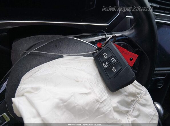 3VV3B7AX3KM074655 2019 VOLKSWAGEN TIGUAN Black Widok deski rozdzielczej