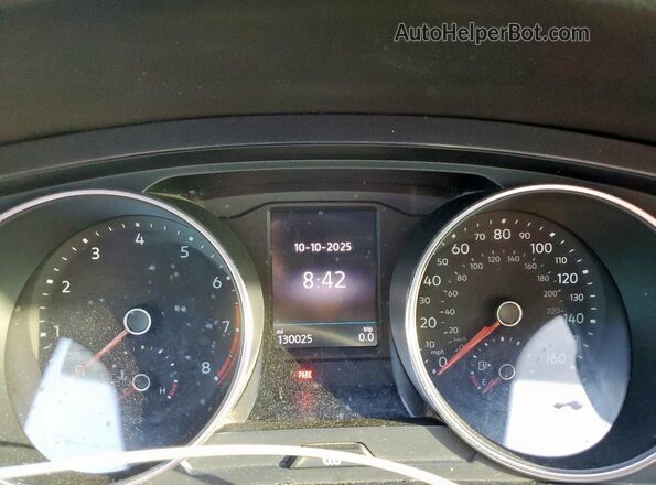 3VV3B7AX4JM106589 2018 VOLKSWAGEN TIGUAN Black ხელსაწყოთა პანელის ხედი