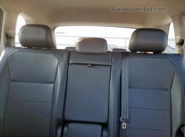 3VV3B7AX4JM106589 2018 VOLKSWAGEN TIGUAN Black უკანა სავარძლების ხედი