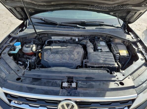 3VV3B7AX4MM014788 2021 VOLKSWAGEN TIGUAN Black Vista del compartimento del motor