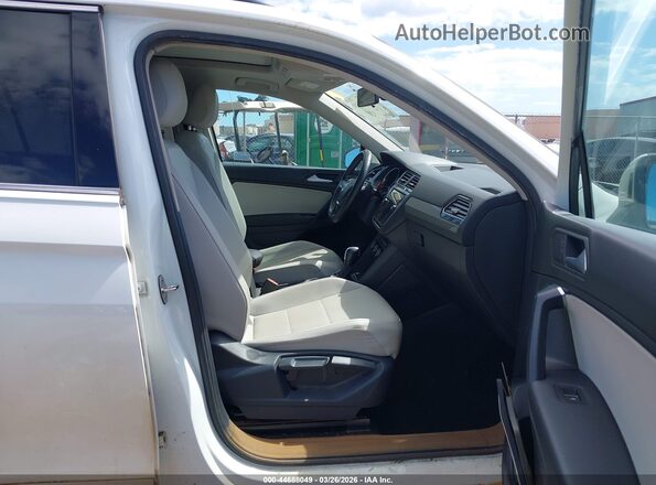 3VV3B7AX5MM046049 2021 VOLKSWAGEN TIGUAN Белый Вид салона спереди
