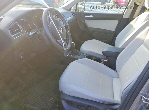 3VV3B7AX5MM061280 2021 VOLKSWAGEN TIGUAN Silver Սալոնի դիմացի տեսք