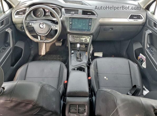 3VV3B7AX5MM105259 2021 VOLKSWAGEN TIGUAN Black Widok deski rozdzielczej