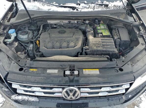 3VV3B7AX5MM105259 2021 VOLKSWAGEN TIGUAN Black Widok komory silnika