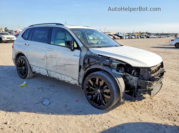 3VV3B7AX6MM016817 2021 VOLKSWAGEN TIGUAN White Передня права чверть