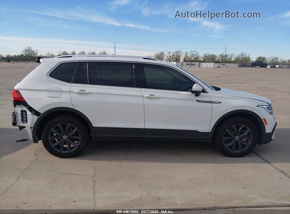 3VV3B7AX7NM092855 2022 VOLKSWAGEN TIGUAN White Widok wnętrza z tyłu
