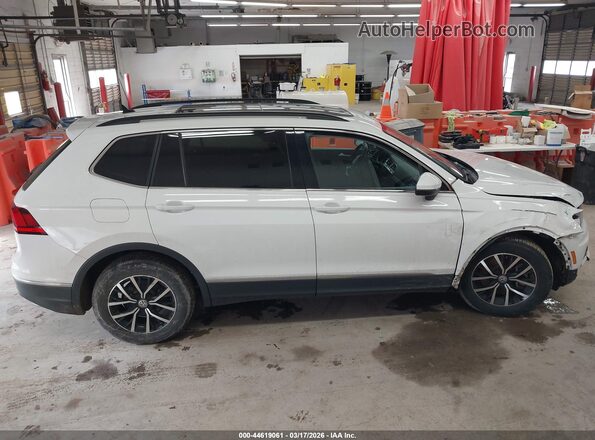 3VV3B7AX8MM006676 2021 VOLKSWAGEN TIGUAN White Rear interior view