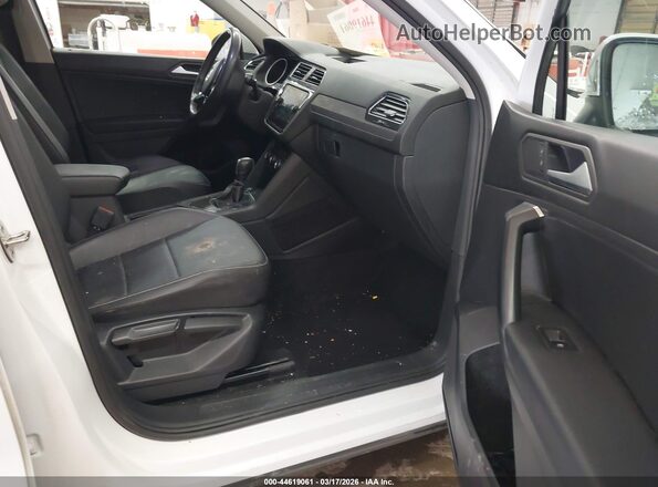 3VV3B7AX8MM006676 2021 VOLKSWAGEN TIGUAN White Front interior view