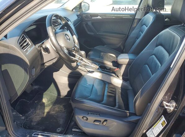 3VV4B7AX1JM067626 2018 VOLKSWAGEN TIGUAN Black Widok wnętrza z przodu