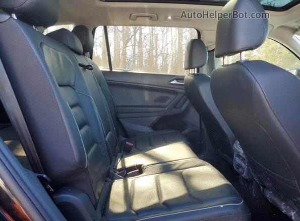 3VV4B7AX1JM067626 2018 VOLKSWAGEN TIGUAN Black Widok wnętrza z tyłu