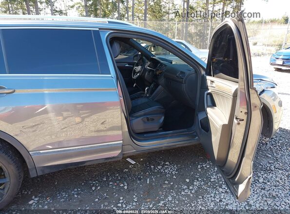 3VV4B7AX5NM064170 2022 VOLKSWAGEN TIGUAN Gray Front interior view