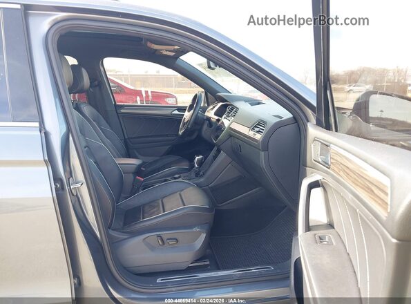 3VV4B7AX7NM012751 2022 VOLKSWAGEN TIGUAN Gray წინა სალონის ხედი