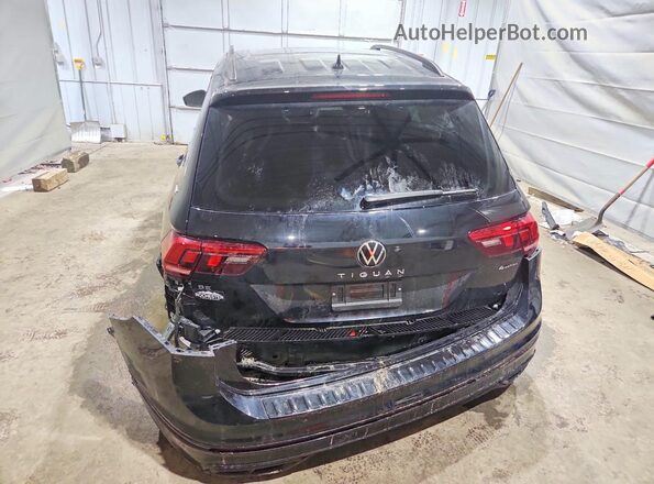 3VV8B7AX0RM216184 2024 VOLKSWAGEN TIGUAN Черный Вид сзади