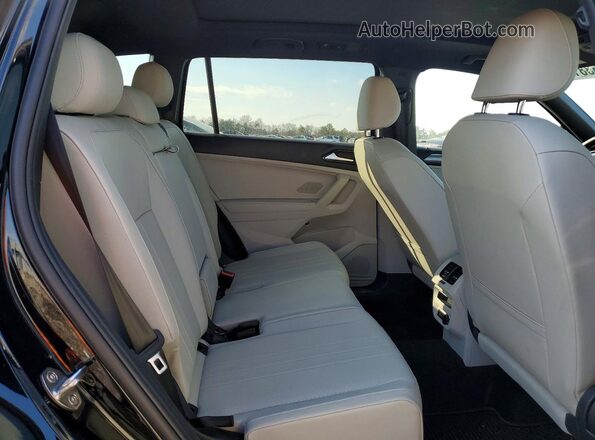 3VV8B7AX5RM056769 2024 VOLKSWAGEN TIGUAN Черный Вид задней части салона