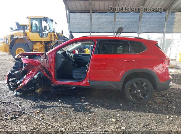 3VVLX7B23NM042572 2022 VOLKSWAGEN TAOS Red სალონის 360-გრადუსიანი ხედი