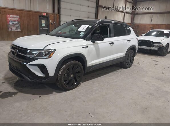 3VVLX7B29RM128314 2024 VOLKSWAGEN TAOS White Front left