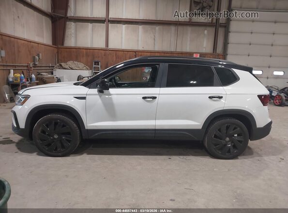 3VVLX7B29RM128314 2024 VOLKSWAGEN TAOS White 360 interior view