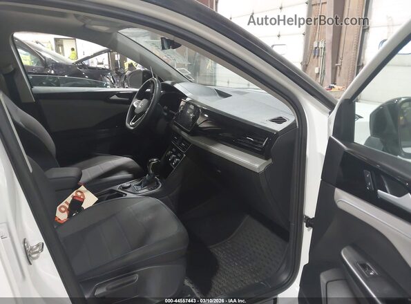 3VVLX7B29RM128314 2024 VOLKSWAGEN TAOS White Front interior view