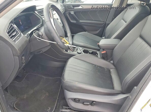 3VVMB7AX0PM103833 2023 VOLKSWAGEN TIGUAN White Widok wnętrza z przodu