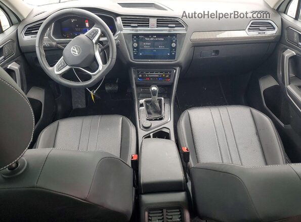 3VVMB7AX0PM103833 2023 VOLKSWAGEN TIGUAN White Widok deski rozdzielczej