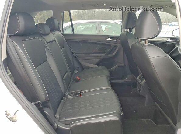 3VVMB7AX0PM103833 2023 VOLKSWAGEN TIGUAN White Widok wnętrza z tyłu