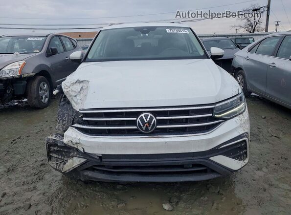 3VVMB7AX0PM103833 2023 VOLKSWAGEN TIGUAN White Widok z przodu