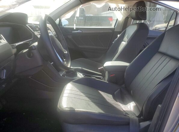 3VVNB7AX1PM035997 2023 VOLKSWAGEN TIGUAN Серый Вид салона спереди
