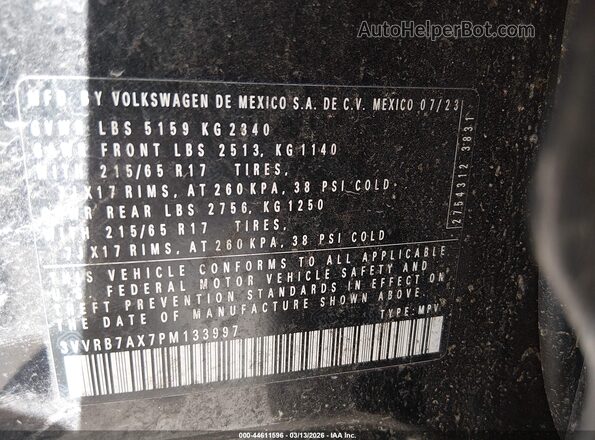 3VVRB7AX7PM133997 2023 VOLKSWAGEN TIGUAN Black ძრავის განყოფილების ხედი