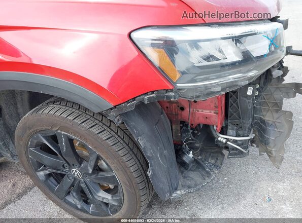 3VVSX7B25RM069872 2024 VOLKSWAGEN TAOS Red Вид задньої частини салону