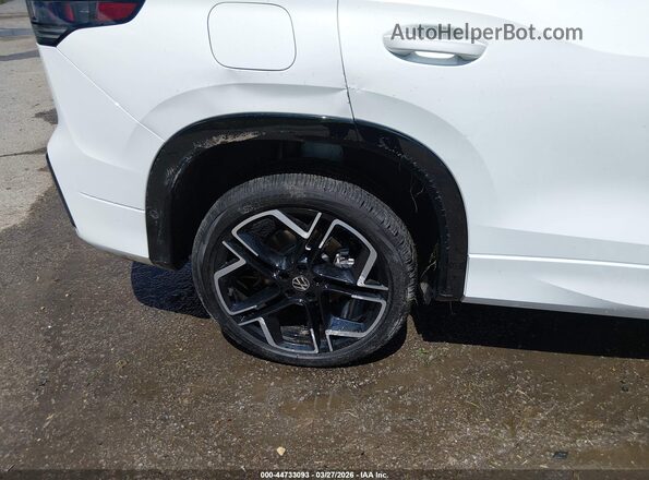 3VVUW7RMXTM043956 2026 VOLKSWAGEN TIGUAN White Widok wnętrza z tyłu