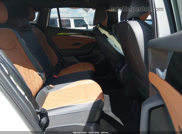 3VVUW7RMXTM043956 2026 VOLKSWAGEN TIGUAN White Widok naklejki z numerem VIN