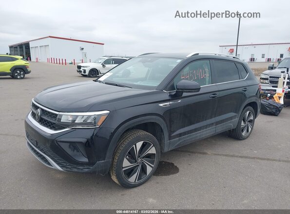 3VVUX7B20RM102821 2024 VOLKSWAGEN TAOS Black Przód lewy