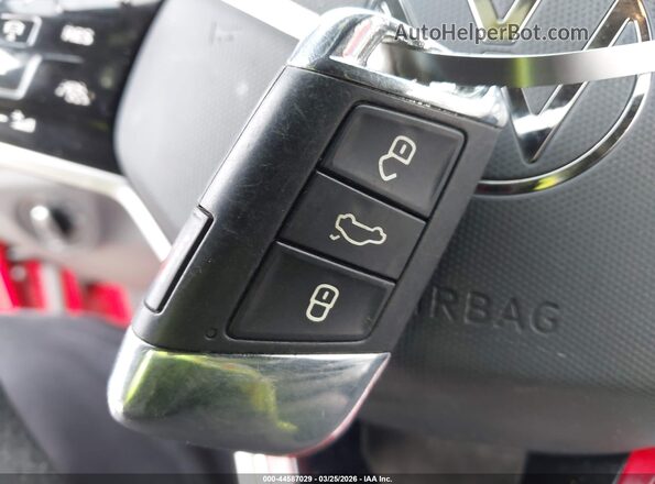 3VW1T7BU7SM085663 2025 VOLKSWAGEN JETTA Red Vista del salpicadero