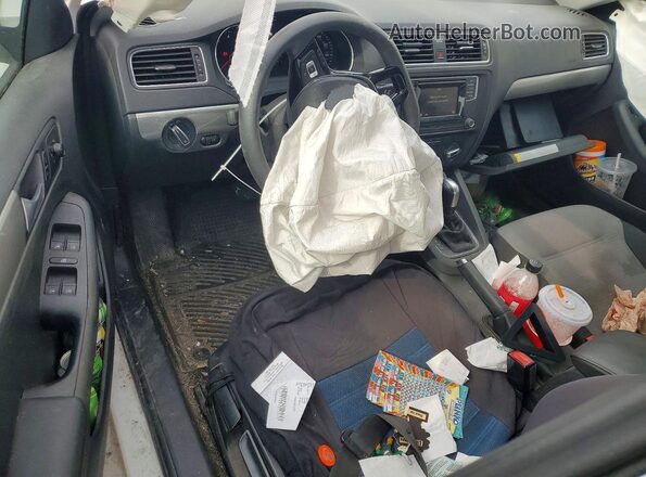 3VW2B7AJXJM204495 2018 VOLKSWAGEN JETTA White Vista del salpicadero