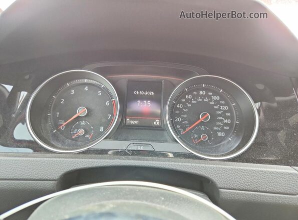 3VW447AU7JM294346 2018 VOLKSWAGEN GTI Красный 
