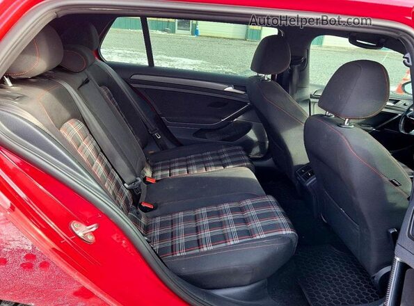 3VW447AU7JM294346 2018 VOLKSWAGEN GTI Красный 