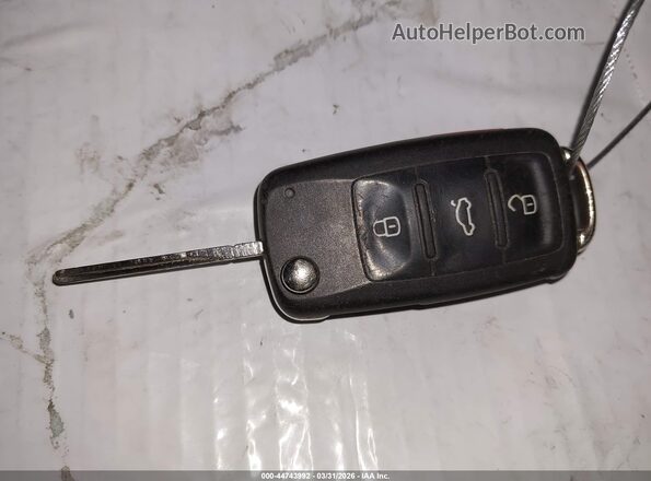 3VW5DAAT2JM505171 2018 VOLKSWAGEN BEETLE Blue Առջևի վահանակի տեսք
