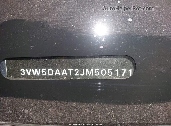 3VW5DAAT2JM505171 2018 VOLKSWAGEN BEETLE Blue Շարժիչի բաժամունքի տեսք