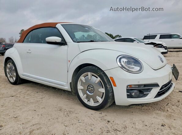 3VW5DAAT5KM509135 2019 VOLKSWAGEN BEETLE White 
