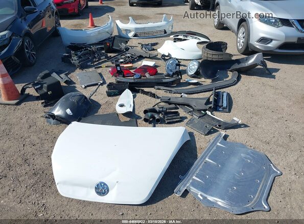 3VW5DAAT8JM503232 2018 VOLKSWAGEN BEETLE White Vista del cuadro de instrumentos