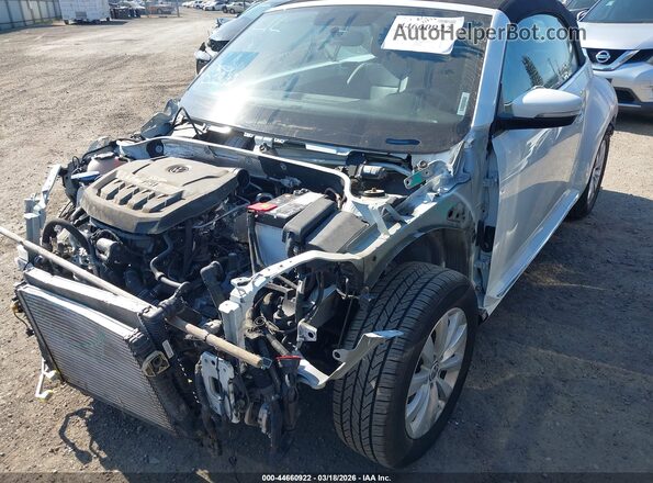 3VW5DAAT8JM503232 2018 VOLKSWAGEN BEETLE White 